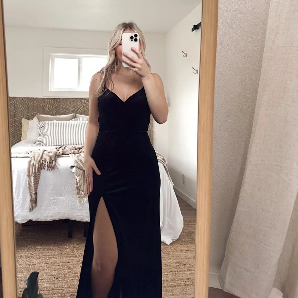 Windsor Elegant Black Evening Dress - Picture 1 of 6